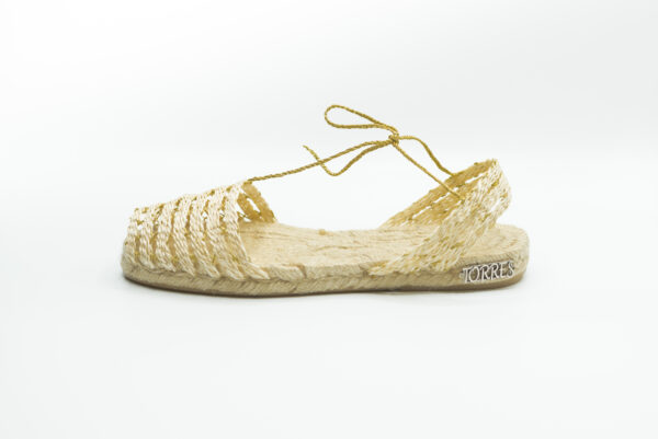 natural tejida en oro