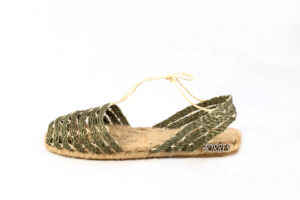 Espardenye plana calada verde tejida en natural